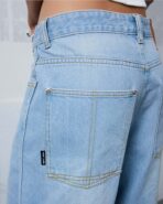 Baggy Jeans Light Wash Blue - Image 4